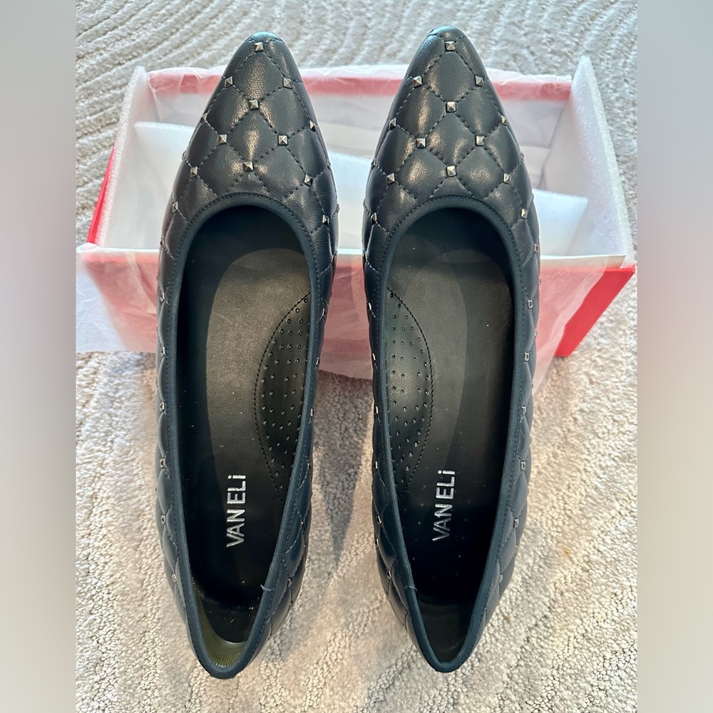 Stylish Navy Vaneli Flats - 10N